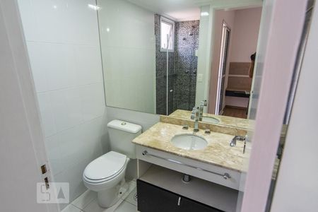 Apartamento à venda com 89m², 2 quartos e 1 vaga Apartamento à venda com 89m², 2 quartos e 1 vagaBanheiro da Suíte