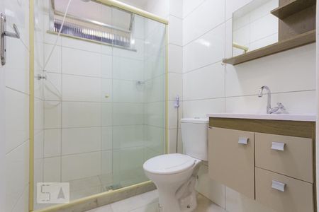 Banheiro de apartamento para alugar com 1 quarto, 44m² em Taquara, Rio de Janeiro