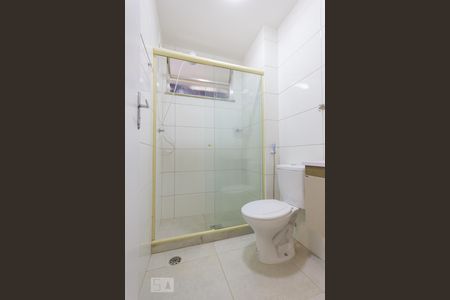 Banheiro de apartamento para alugar com 1 quarto, 44m² em Taquara, Rio de Janeiro