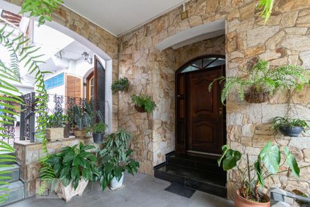 Casa à venda com 340m², 3 quartos e 3 vagas Casa à venda com 340m², 3 quartos e 3 vagasEntrada