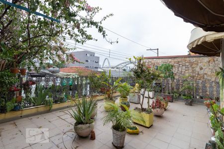 Casa à venda com 340m², 3 quartos e 3 vagas Casa à venda com 340m², 3 quartos e 3 vagasVaranda