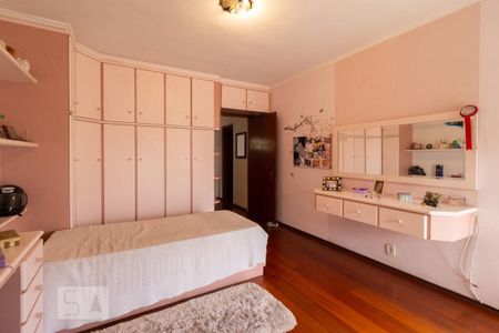 Casa à venda com 340m², 3 quartos e 3 vagas Casa à venda com 340m², 3 quartos e 3 vagasQuarto 2