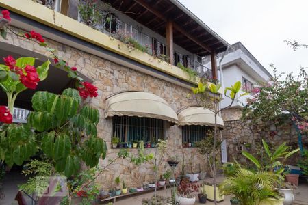 Casa à venda com 340m², 3 quartos e 3 vagas Casa à venda com 340m², 3 quartos e 3 vagasVaranda