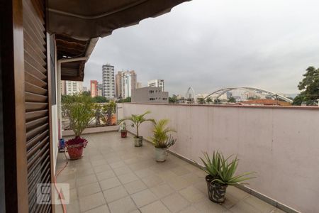 Casa à venda com 340m², 3 quartos e 3 vagas Casa à venda com 340m², 3 quartos e 3 vagasSacada