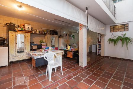 Casa à venda com 340m², 3 quartos e 3 vagas Casa à venda com 340m², 3 quartos e 3 vagasQuintal