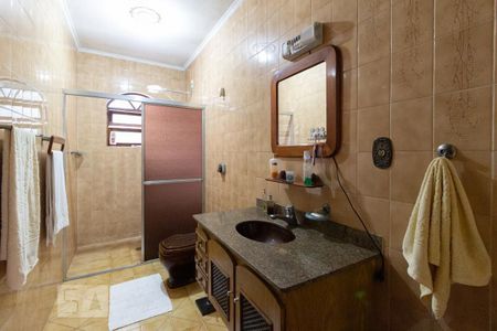 Casa à venda com 340m², 3 quartos e 3 vagas Casa à venda com 340m², 3 quartos e 3 vagasBanheiro 1