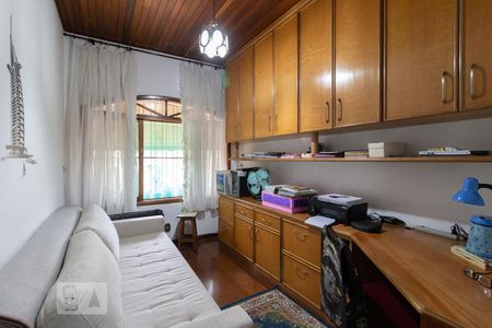 Casa à venda com 340m², 3 quartos e 3 vagas Casa à venda com 340m², 3 quartos e 3 vagasEscritório