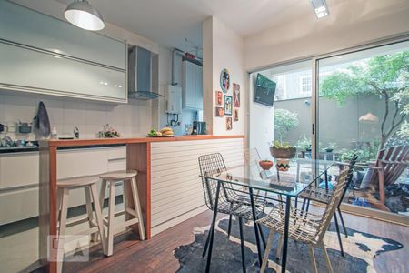 Apartamento à venda com 80m², 1 quarto e 2 vagasCozinha e Sala de Jantar