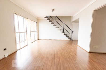Apartamento à venda com 250m², 4 quartos e 2 vagas Apartamento à venda com 250m², 4 quartos e 2 vagasSala 1