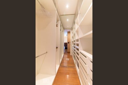 Apartamento para alugar com 80m², 3 quartos e 2 vagas Apartamento para alugar com 80m², 3 quartos e 2 vagasCloset