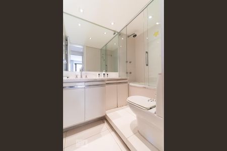Apartamento para alugar com 80m², 3 quartos e 2 vagas Apartamento para alugar com 80m², 3 quartos e 2 vagasBanheiro social