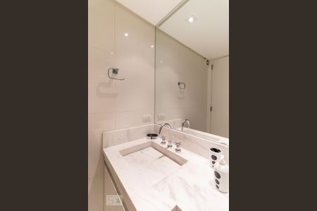 Apartamento para alugar com 80m², 3 quartos e 2 vagas Apartamento para alugar com 80m², 3 quartos e 2 vagasBanheiro social