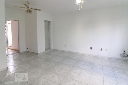 Casa à venda com 125m², 4 quartos e 2 vagasSuíte 