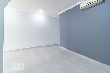Sala de casa de condomínio para alugar com 4 quartos, 208m² em Jacarepaguá, Rio de Janeiro