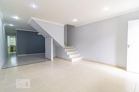 Sala de casa de condomínio para alugar com 4 quartos, 208m² em Jacarepaguá, Rio de Janeiro