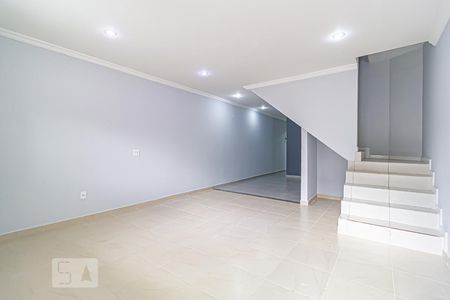 Sala de casa de condomínio para alugar com 4 quartos, 208m² em Jacarepaguá, Rio de Janeiro