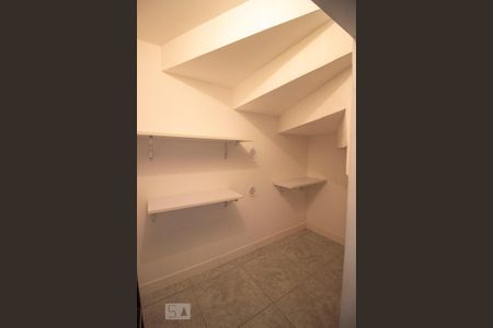 Casa para alugar com 210m², 4 quartos e 2 vagasDespensa