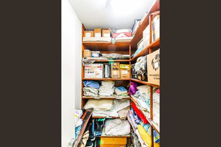 Casa à venda com 234m², 4 quartos e 2 vagasArmário