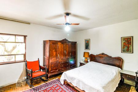 Casa à venda com 234m², 4 quartos e 2 vagasSuíte