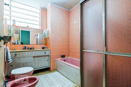 Casa à venda com 234m², 4 quartos e 2 vagasBanheiro