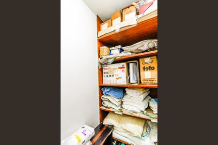 Casa à venda com 234m², 4 quartos e 2 vagasArmário