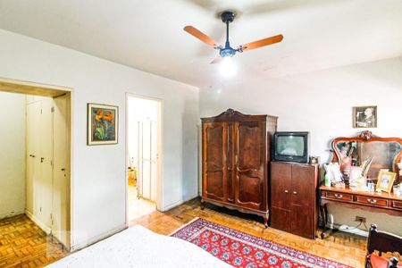 Casa à venda com 234m², 4 quartos e 2 vagasSuíte