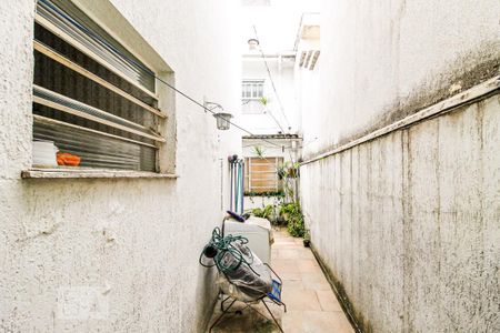 Casa à venda com 234m², 4 quartos e 2 vagasCorredor lateral