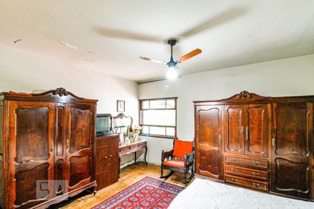 Casa à venda com 234m², 4 quartos e 2 vagasSuíte