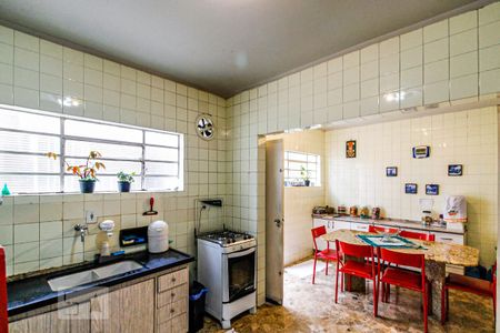 Casa à venda com 234m², 4 quartos e 2 vagasCozinha