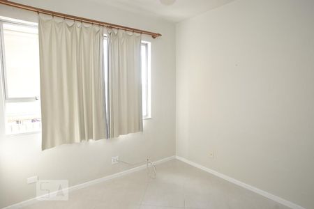 Apartamento à venda com 97m², 3 quartos e 2 vagasQuarto 2