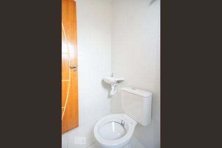 Banheiro de kitnet/studio para alugar com 1 quarto, 32m² em Vila Aricanduva, São Paulo