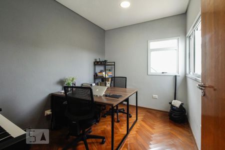 Casa à venda com 380m², 6 quartos e 7 vagasQuarto 