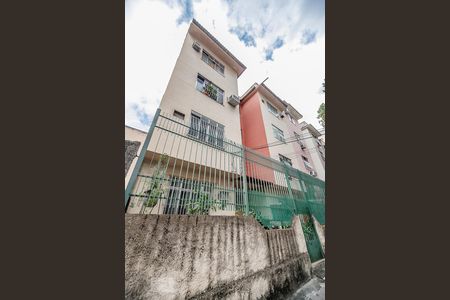 Apartamento para alugar com 65m², 2 quartos e sem vagaFachada