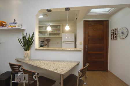 COZINHA de apartamento para alugar com 2 quartos, 80m² em Petrópolis, Porto Alegre
