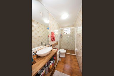 Banheiro de apartamento para alugar com 1 quarto, 43m² em Vila Ipiranga, Porto Alegre