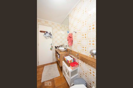Banheiro de apartamento para alugar com 1 quarto, 43m² em Vila Ipiranga, Porto Alegre