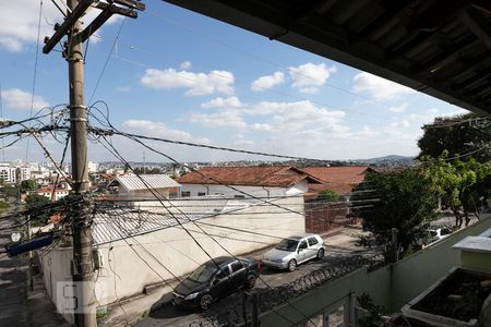 Casa à venda com 298m², 4 quartos e 2 vagas Casa à venda com 298m², 4 quartos e 2 vagasVista da Sacada