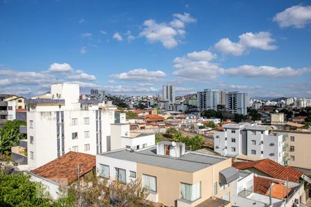 Casa à venda com 298m², 4 quartos e 2 vagas Casa à venda com 298m², 4 quartos e 2 vagasVista da Varanda