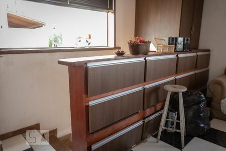 Casa à venda com 298m², 4 quartos e 2 vagas Casa à venda com 298m², 4 quartos e 2 vagasSala de Jogos