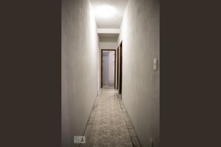 Casa à venda com 298m², 4 quartos e 2 vagas Casa à venda com 298m², 4 quartos e 2 vagasCorredor