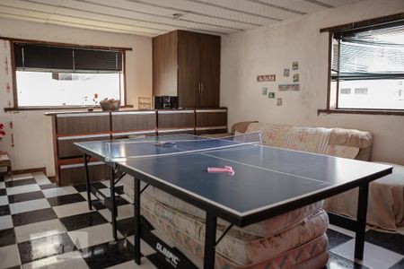 Casa à venda com 298m², 4 quartos e 2 vagas Casa à venda com 298m², 4 quartos e 2 vagasSala de Jogos