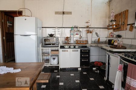 Casa à venda com 298m², 4 quartos e 2 vagas Casa à venda com 298m², 4 quartos e 2 vagasEspaço Gourmet