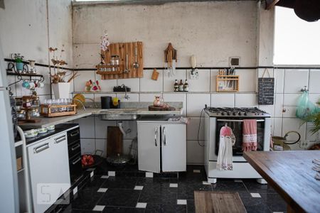 Casa à venda com 298m², 4 quartos e 2 vagas Casa à venda com 298m², 4 quartos e 2 vagasEspaço Gourmet