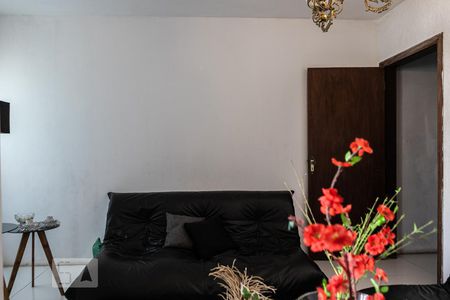 Casa à venda com 298m², 4 quartos e 2 vagas Casa à venda com 298m², 4 quartos e 2 vagasSala