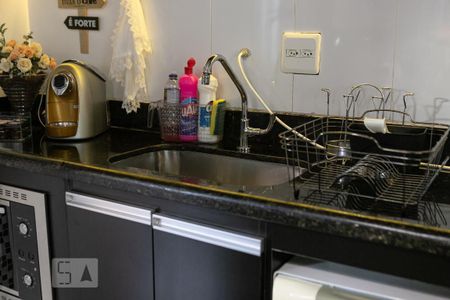 Casa à venda com 298m², 4 quartos e 2 vagas Casa à venda com 298m², 4 quartos e 2 vagasCozinha integrada