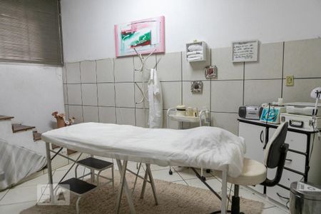 Casa à venda com 298m², 4 quartos e 2 vagas Casa à venda com 298m², 4 quartos e 2 vagasQuarto 2