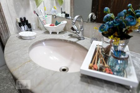 Casa à venda com 298m², 4 quartos e 2 vagas Casa à venda com 298m², 4 quartos e 2 vagasBanheiro