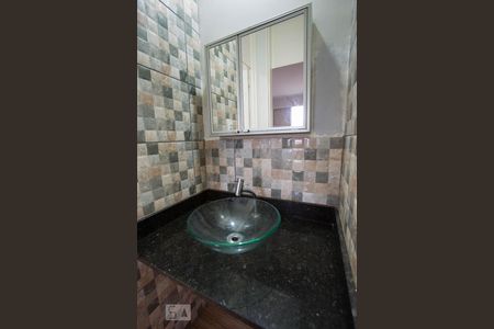 Apartamento para alugar com 60m², 2 quartos e 1 vagaPia do corredor ao lado do banheiro