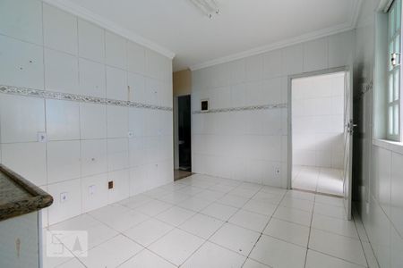 Casa à venda com 224m², 4 quartos e 5 vagas Casa à venda com 224m², 4 quartos e 5 vagasCozinha
