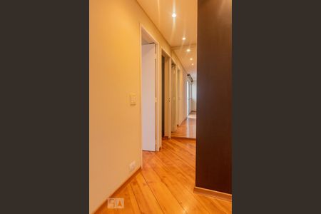 Apartamento à venda com 63m², 2 quartos e 1 vagaCorredor